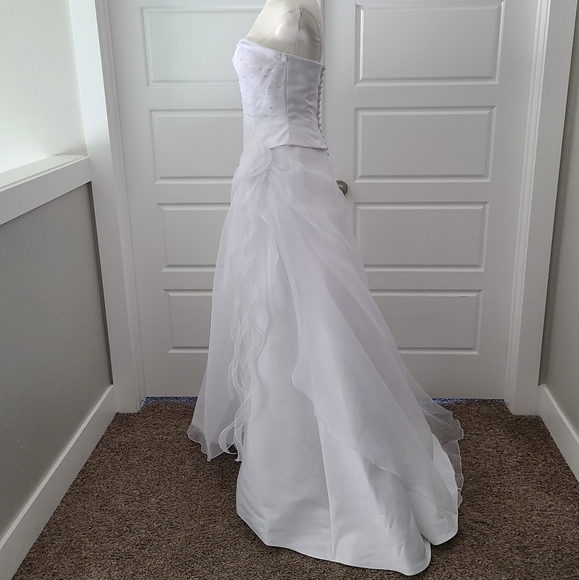 White Wedding Dress - Picture 4 of 9